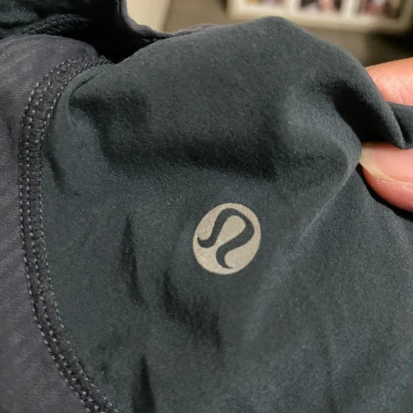 lululemon shorts - Picture 10 of 10